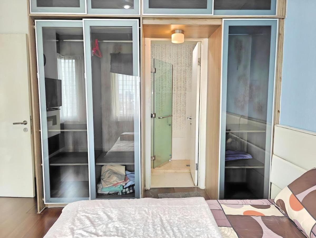 Strategic 3br Thamrin Near Pl & Gi By 2ndhome Apartemen